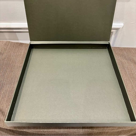 Authentic Longchamp gift box for scarf with matching gift bag and ribbon - Picture 4 of 9